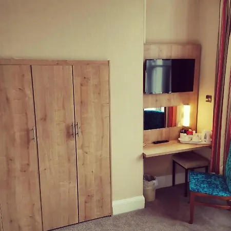 Hotel The Red Lea 3*