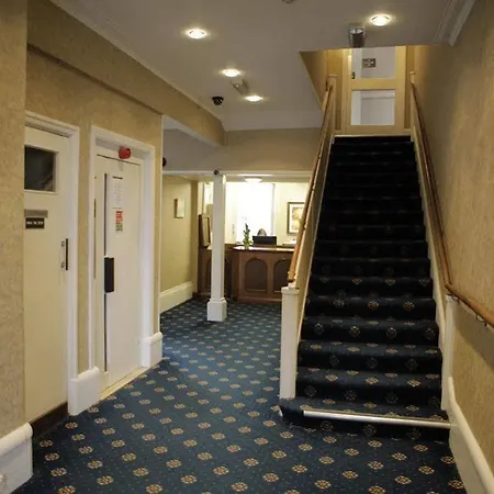 Hotel The Red Lea 3*